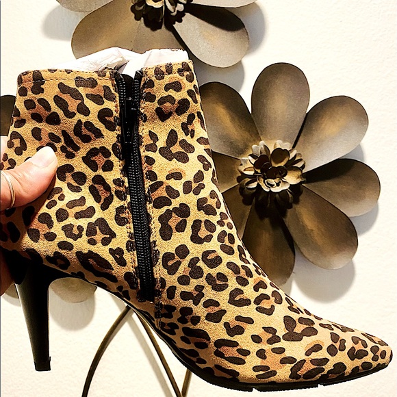 Leopard booties 👢👢🐆🐆 - Picture 2 of 4